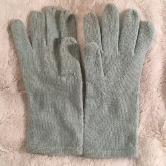 Hat and Glove Set - Picture 6 of 6